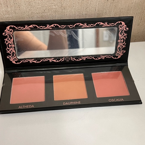 Brand new Lovecraft Beauty Shadow Palette - Picture 2 of 3